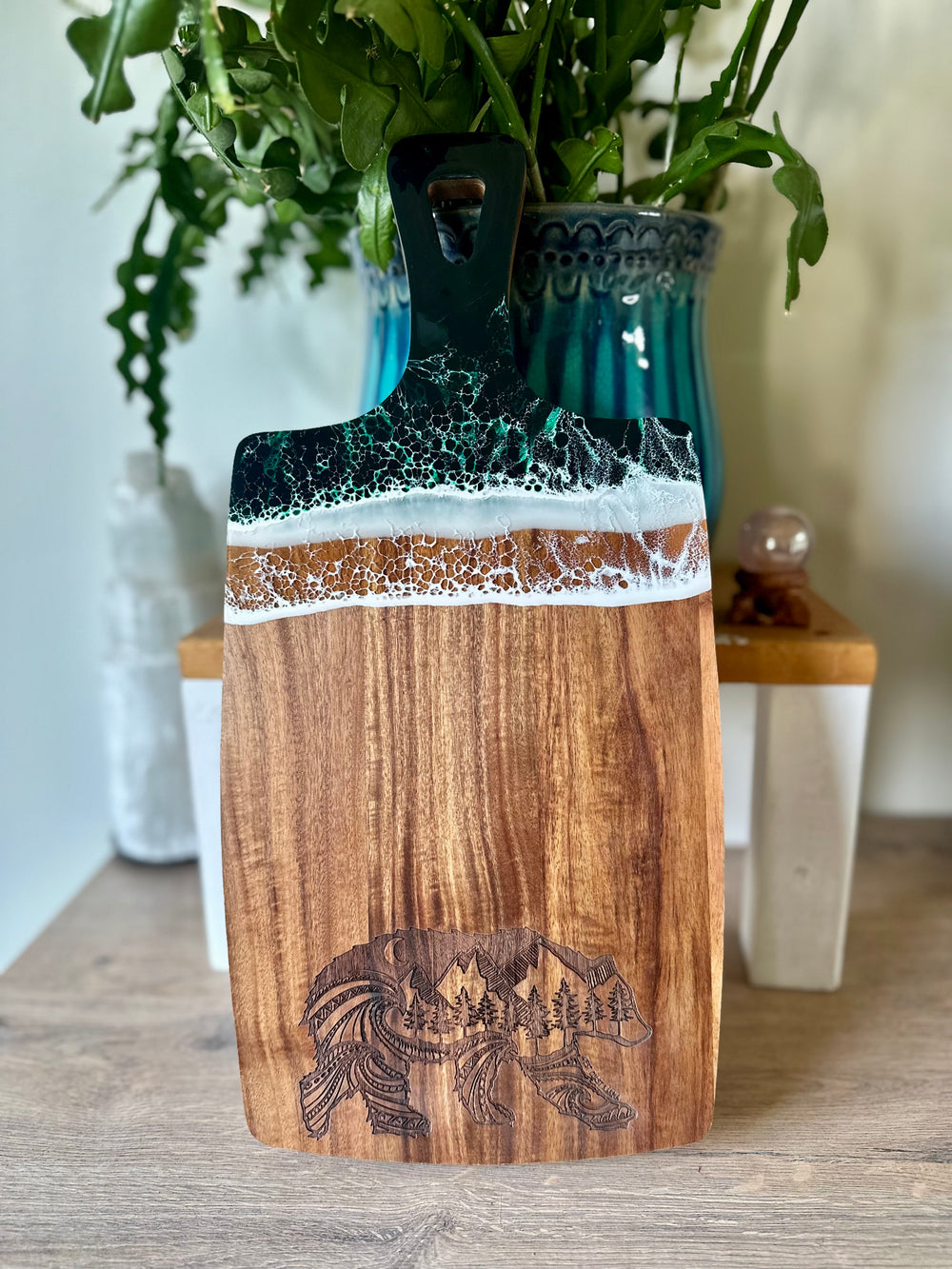 Acacia Wood & Resin Charcuterie Board - Nature Bear