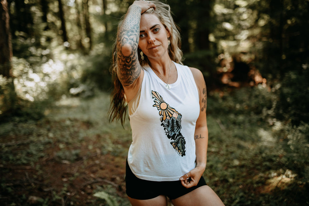 Colourful Nature Van Isle Muscle Tank in White