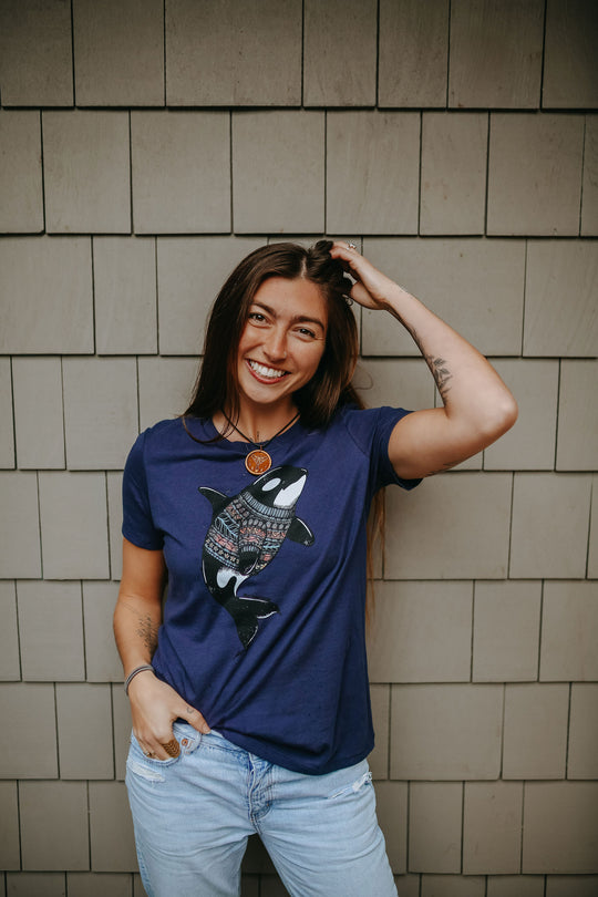Sweater Orca Ladies Tee in Navy