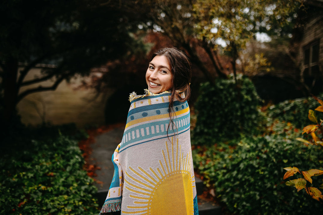 Sunrise Humpback 100% Cotton Woven Blanket