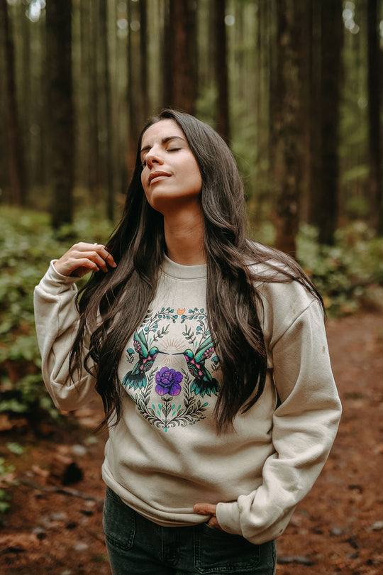 Cottage Hummingbird Oversized Sweatshirt in Bone