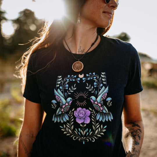 Cottage Hummingbird Relaxed Tee in Heather Black