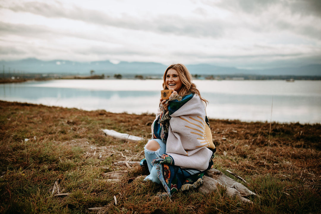 Retro Orca 100% Cotton Woven Blanket