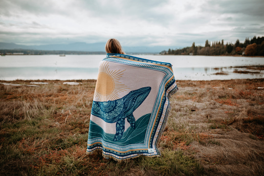 Sunrise Humpback 100% Cotton Woven Blanket