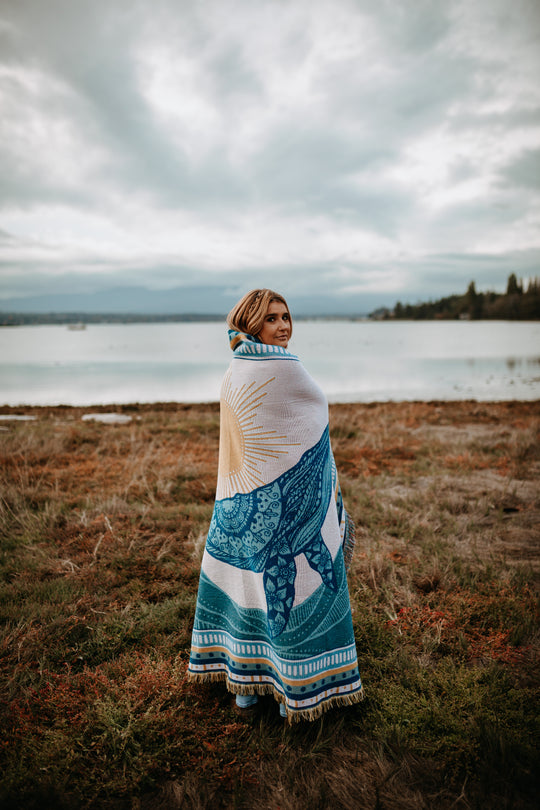 Sunrise Humpback 100% Cotton Woven Blanket