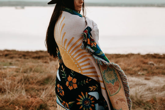 Retro Orca 100% Cotton Woven Blanket