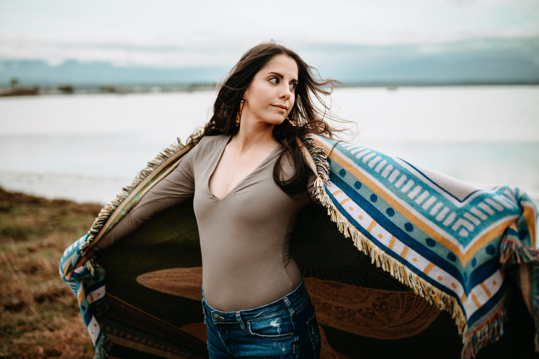 Sunrise Humpback 100% Cotton Woven Blanket