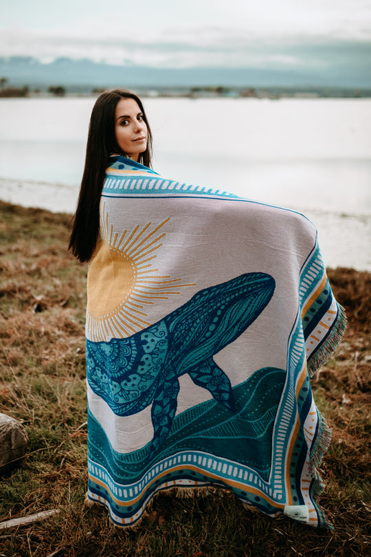 Sunrise Humpback 100% Cotton Woven Blanket