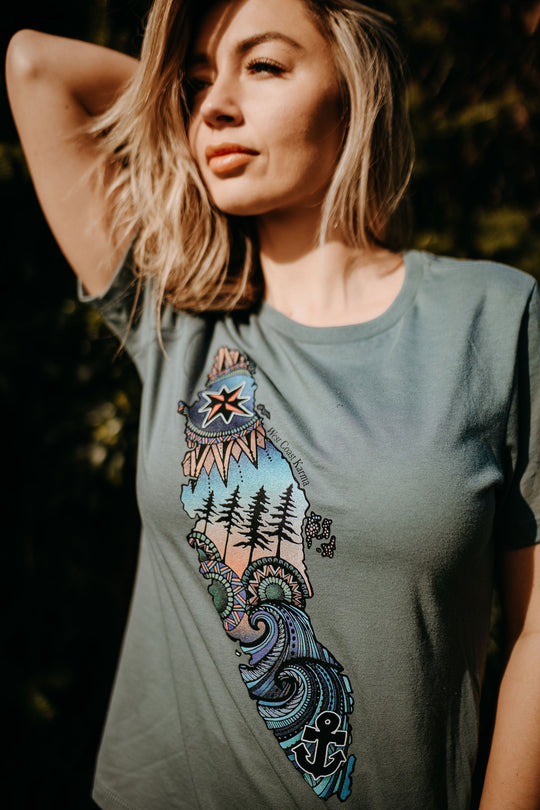 Vancouver Island Colourful Relaxed Tee - Blue Storm