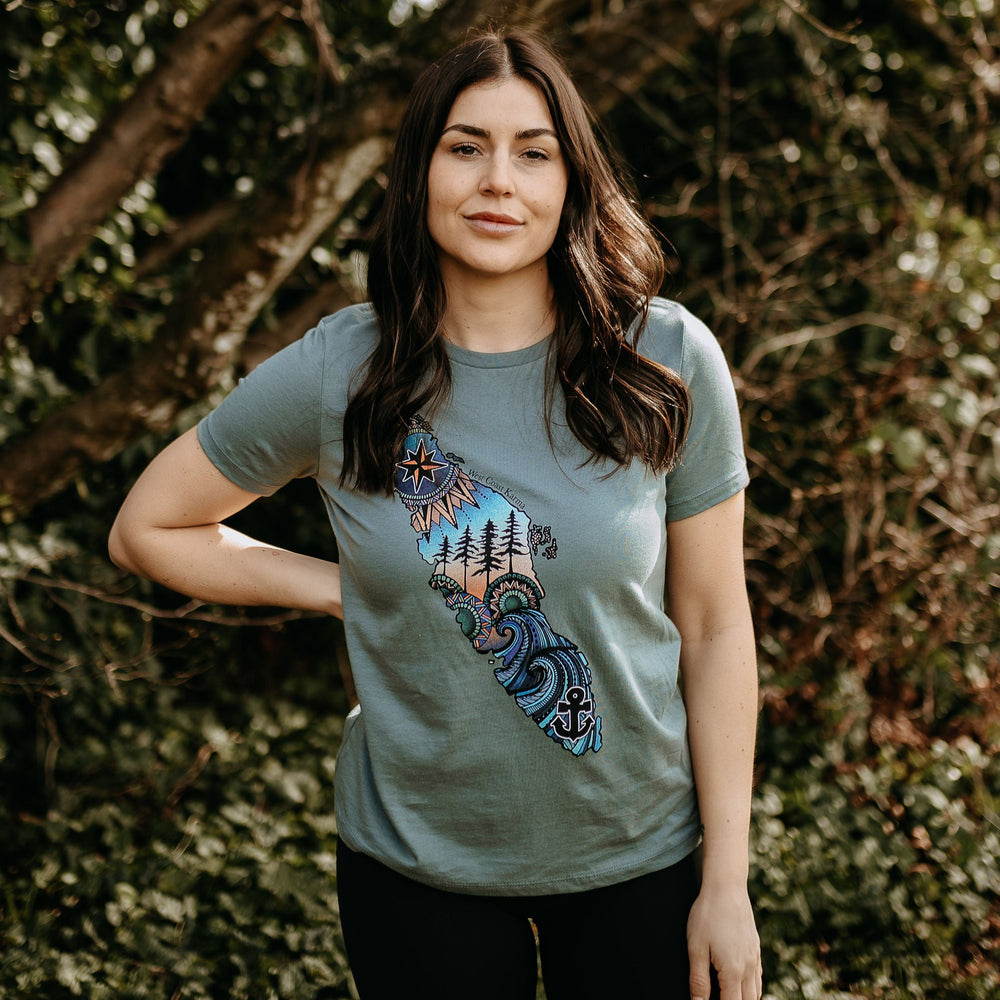 Vancouver Island Colorful Relaxed Tee in Blue Storm