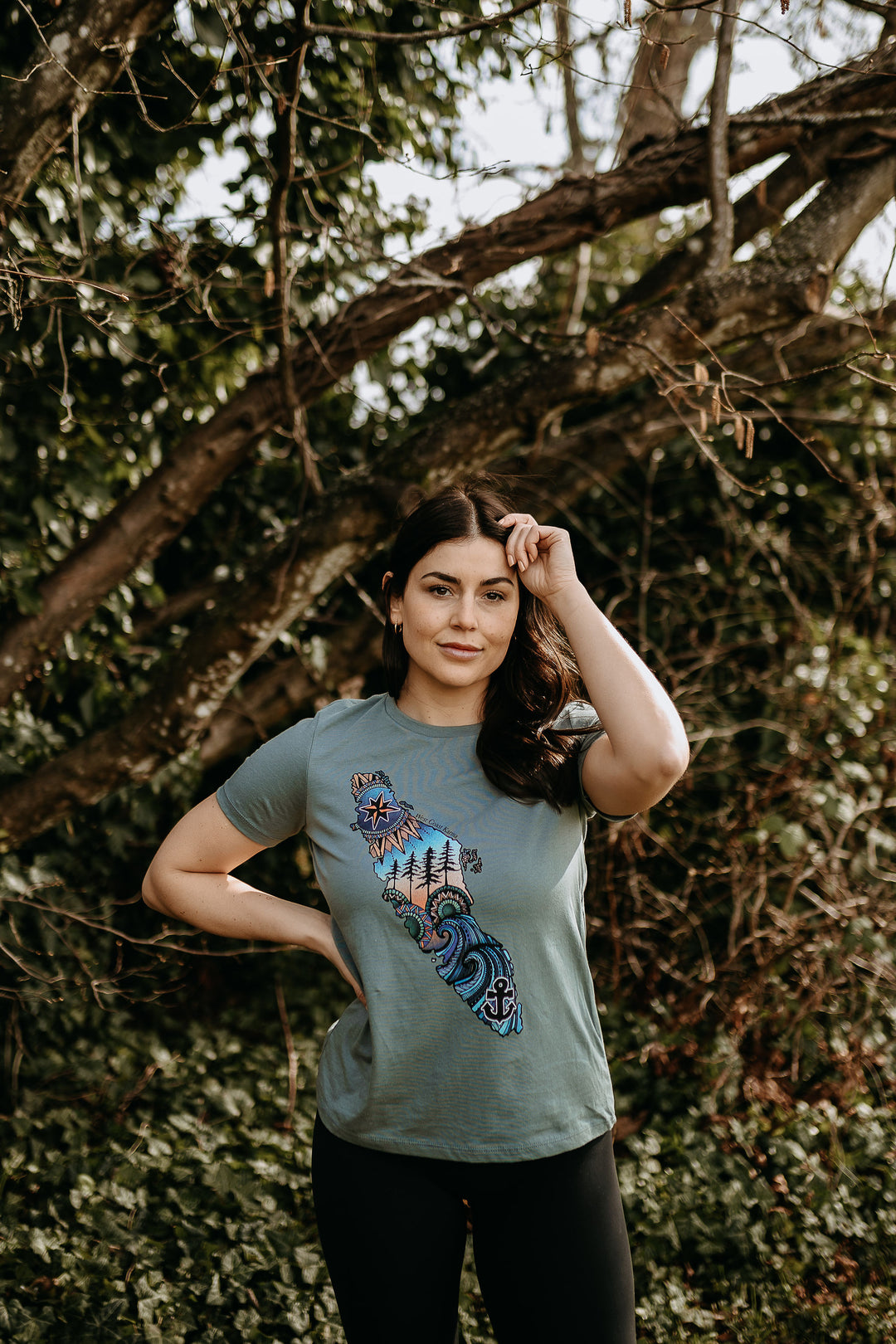 Vancouver Island Colorful Relaxed Tee in Blue Storm