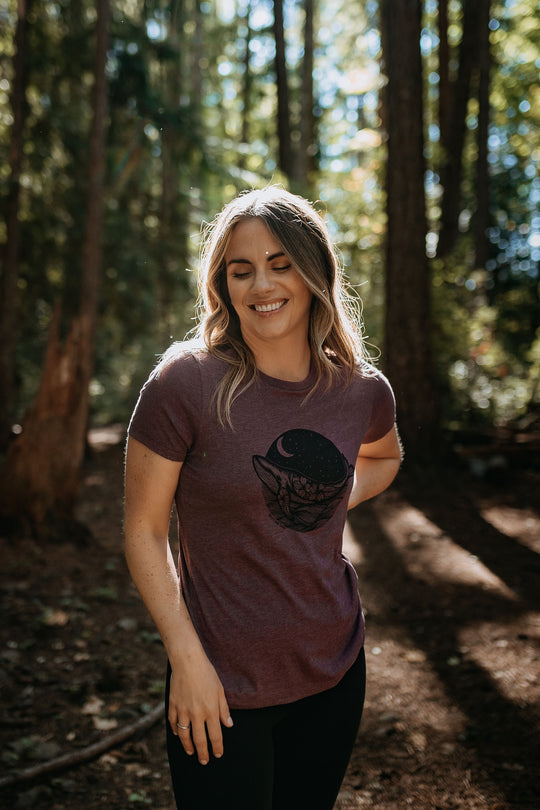 Night Whale Relaxed Fit Tee in Heather Maroon