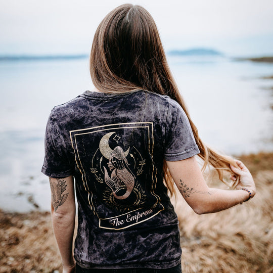 The Empress Vintage Style Unisex Tee in Cloud Black
