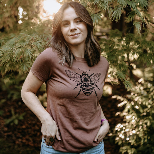 Sunflower Bee Relaxed Fit Tee 100% Cotton in Chestnut