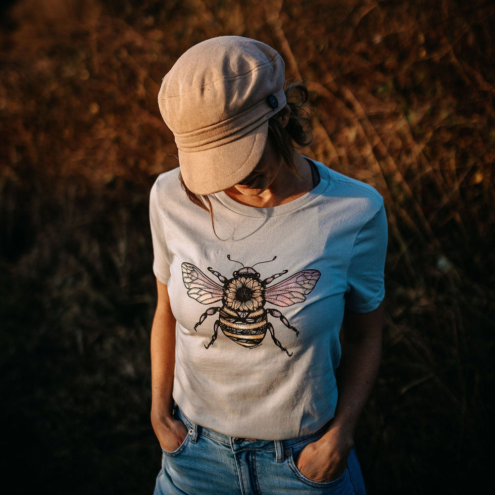 Bee Colourful Relaxed Tee in Solid Athletic Grey