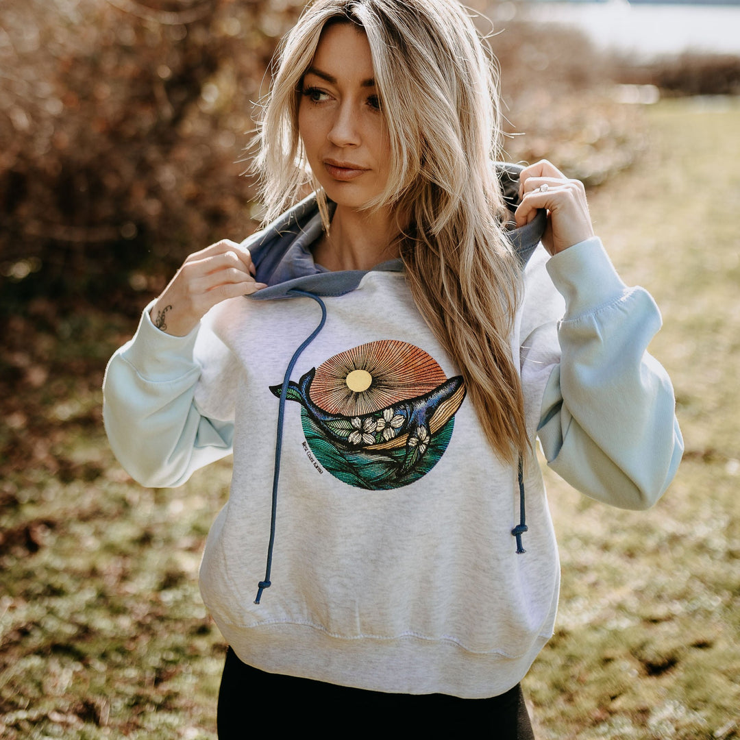 Colourful Sunrise Humpback Colourblock Crop Hoodie in Grey/Blue